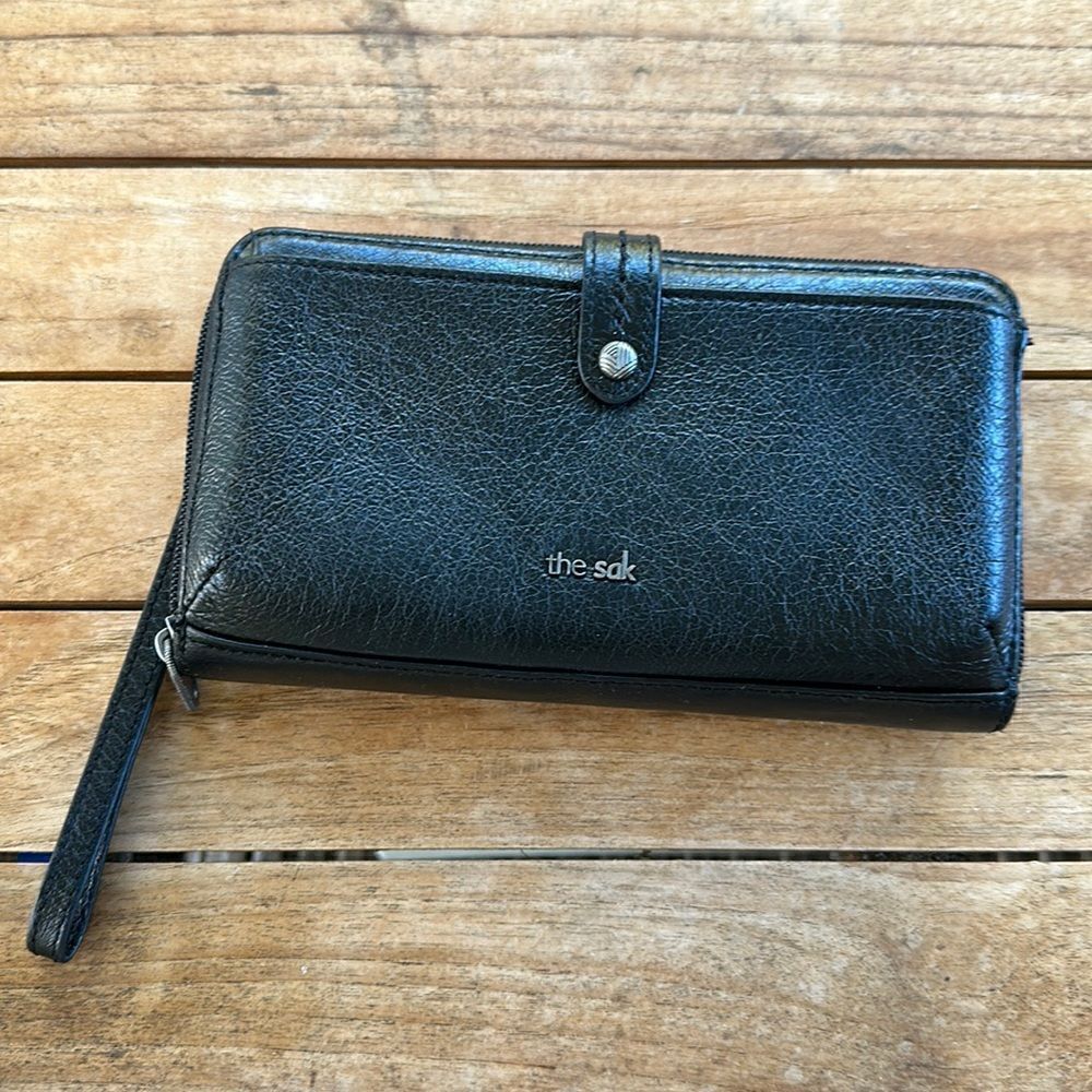 The Sak Iris Large Smartphone Wristlet